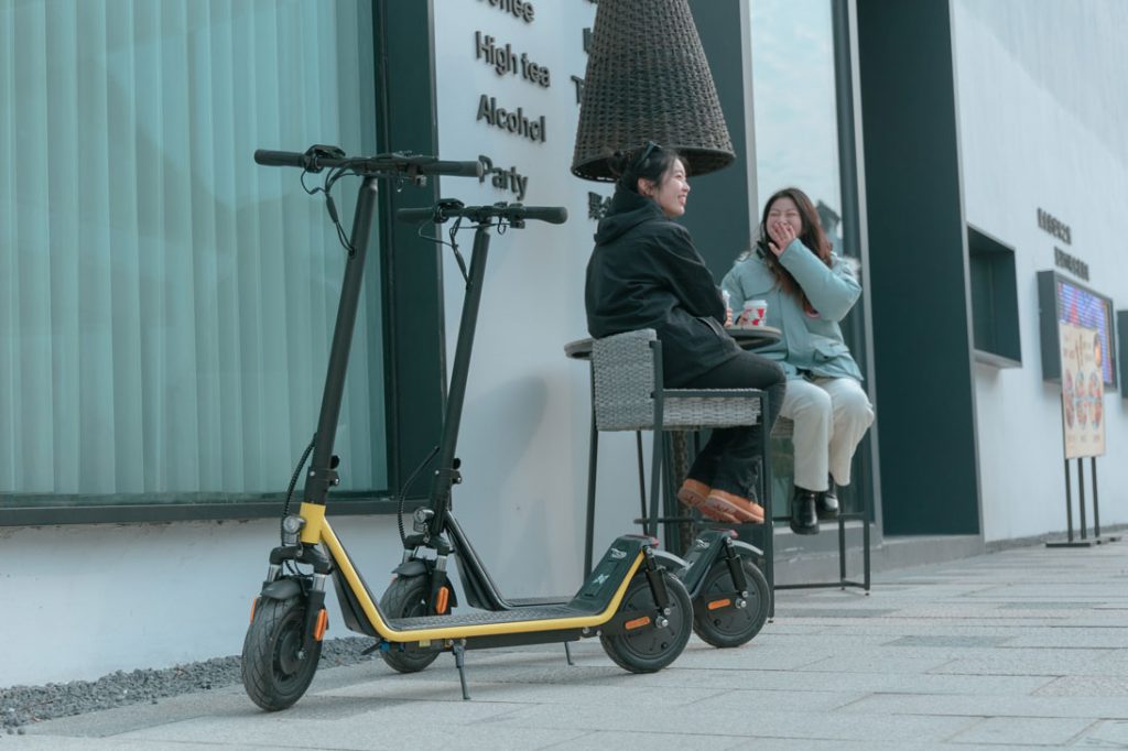 Electric Motorcycles vs. Electric Scooters Innovations Spanning Urban Travel - Newbott